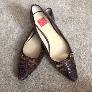 Oscar by Oscar De La Renta brown flats